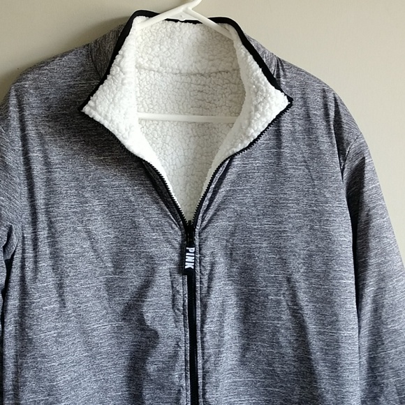 Size S🌷PINK VS SHERPA REVERSIBLE JACKET. - Picture 5 of 8